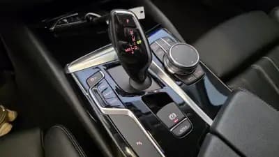 Vendo BMW 520 2018 - 23900 EUR, 284762 km - AUTO.MOTO.pt