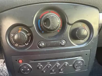 Vendo Renault Clio Break 2008 - 4900 EUR, 215000 km - AUTO.MOTO.pt