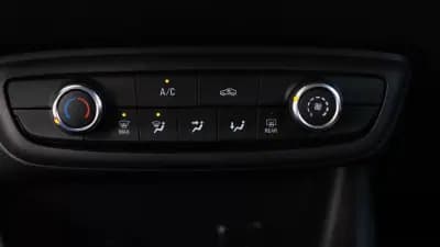 Vendo Opel Crossland X 2021 - 13999 EUR, 124000 km - AUTO.MOTO.pt