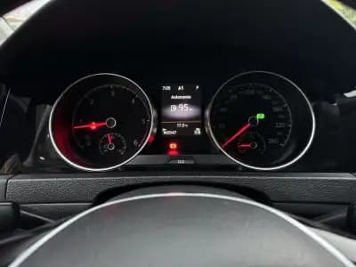 Sell Volkswagen Golf Variant 2015 - 12750 EUR, 160000 km - AUTO.MOTO.pt