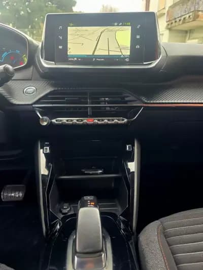 Sell Peugeot e-208 2020 - 15750 EUR, 56000 km - AUTO.MOTO.pt