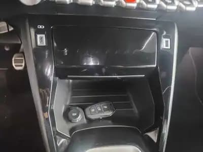 Sell Peugeot 208 2020 - 13750 EUR, 61000 km - AUTO.MOTO.pt