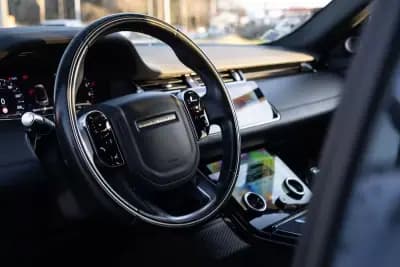 Vendo Land Rover Range Rover Evoque 2020 - 32999 EUR, 93000 km - AUTO.MOTO.pt