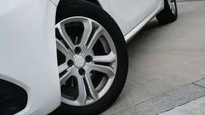 Vendo Peugeot 208 2015 - 9500 EUR, 210000 km - AUTO.MOTO.pt