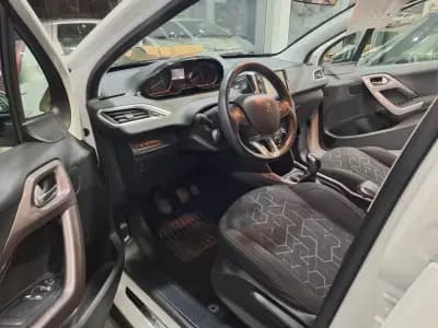 Vendo Peugeot 2008 2015 - 9740 EUR, 120266 km - AUTO.MOTO.pt