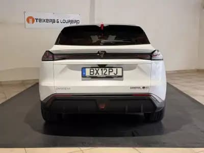 Sell 2025 - 40900 EUR, 4055 km - AUTO.MOTO.pt