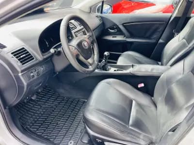 Vendo Toyota Avensis 2010 - 8950 EUR, 280706 km - AUTO.MOTO.pt