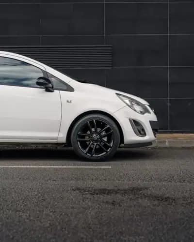 Vendo Opel Corsa 2014 - 8990 EUR, 139000 km - AUTO.MOTO.pt