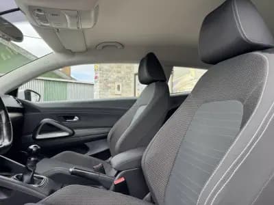 Vendo Volkswagen Scirocco 2010 - 10900 EUR, 189000 km - AUTO.MOTO.pt