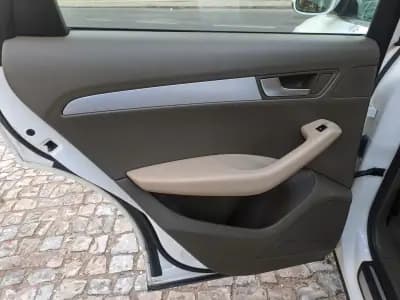 Vendo Audi Q5 2011 - 17500 EUR, 175000 km - AUTO.MOTO.pt