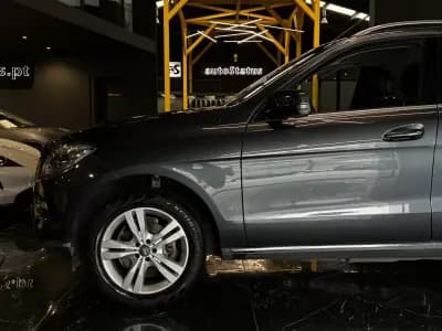 Vendo Mercedes-Benz ML 250 2015 - 27490 EUR, 135500 km - AUTO.MOTO.pt