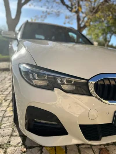 Vendo BMW 330 2019 - 30000 EUR, 210000 km - AUTO.MOTO.pt