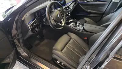 Vendo BMW 520 2018 - 23900 EUR, 284762 km - AUTO.MOTO.pt
