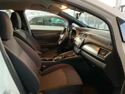 Vendo Nissan Leaf 2019 - 16450 EUR, 58449 km - AUTO.MOTO.pt