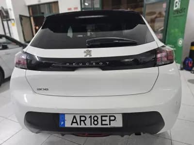 Vendo Peugeot 208 2022 - 13900 EUR, 59788 km - AUTO.MOTO.pt