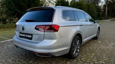 Vendo Volkswagen Passat Variant 2021 - 20900 EUR, 148000 km - AUTO.MOTO.pt