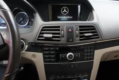 Sell Mercedes-Benz E 200 2011 - 15990 EUR, 139900 km - AUTO.MOTO.pt