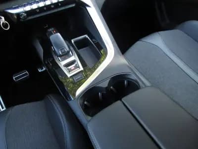 Vendo Peugeot 3008 2019 - 22990 EUR, 98000 km - AUTO.MOTO.pt