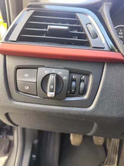 Vendo BMW 320 2013 - 15980 EUR, 161500 km - AUTO.MOTO.pt