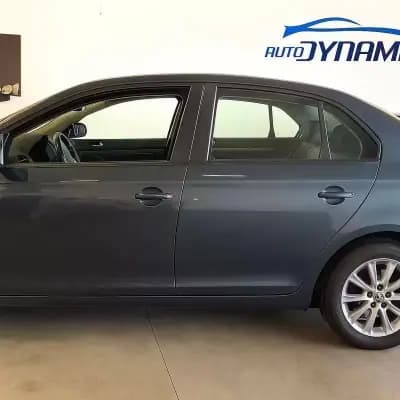 Vendo Volkswagen Jetta 2010 - 3900 EUR, 300000 km - AUTO.MOTO.pt