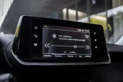 Vendo Peugeot 2008 2021 - 17990 EUR, 74657 km - AUTO.MOTO.pt