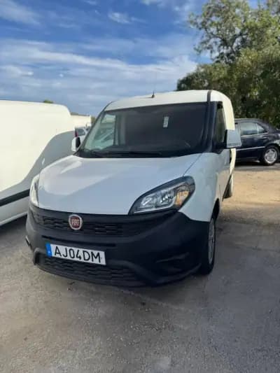 Vendo Fiat Doblo 2021 - 13500 EUR, 131273 km - AUTO.MOTO.pt