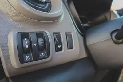 Vendo Renault 2018 - 17680 EUR, 154920 km - AUTO.MOTO.pt