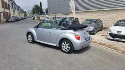 Vendo Volkswagen New Beetle Cabriolet 2004 - 9890 EUR, 127830 km - AUTO.MOTO.pt