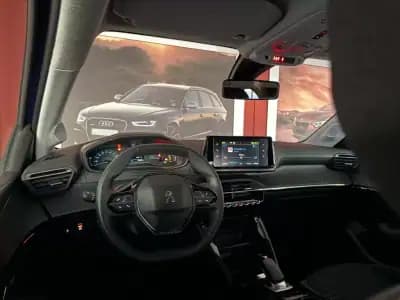 Sell Peugeot e-208 2021 - 17990 EUR, 45609 km - AUTO.MOTO.pt