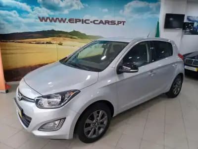 Vendo Hyundai i20 2014 - 9890 EUR, 101619 km - AUTO.MOTO.pt