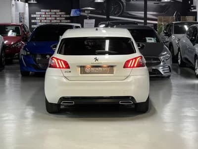 Vendo Peugeot 308 2019 - 11990 EUR, 106000 km - AUTO.MOTO.pt