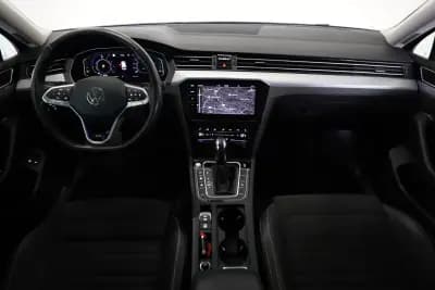 Vendo Volkswagen Passat Variant 2021 - 25990 EUR, 70682 km - AUTO.MOTO.pt