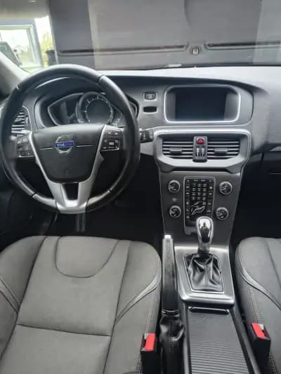 Vendo Volvo V40 Cross Country 2015 - 13900 EUR, 162000 km - AUTO.MOTO.pt