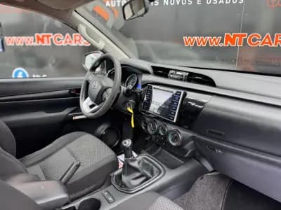 Sell Toyota Hilux 2020 - 26900 EUR, 131655 km - AUTO.MOTO.pt