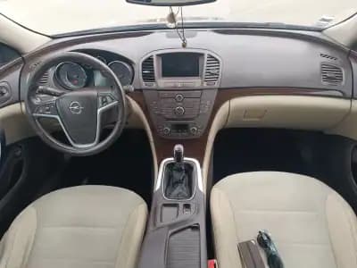Sell Opel Insignia 2010 - 7500 EUR, 206000 km - AUTO.MOTO.pt