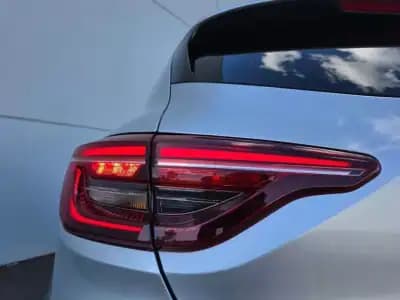 Vendo Renault Clio 2023 - 14900 EUR, 55991 km - AUTO.MOTO.pt