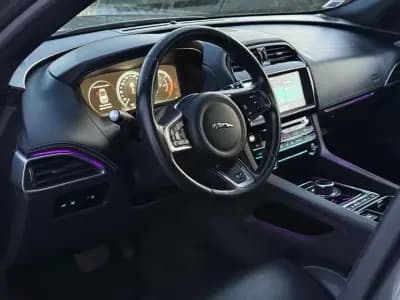 Sell Jaguar F-Pace 2016 - 30999 EUR, 144450 km - AUTO.MOTO.pt