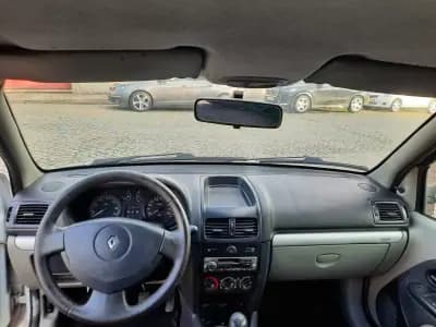 Vendo Renault Clio 2003 - 1750 EUR, 246123 km - AUTO.MOTO.pt