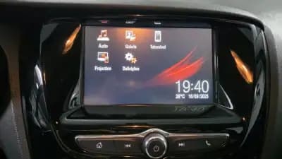 Sell Opel Karl 2018 - 9990 EUR, 125000 km - AUTO.MOTO.pt