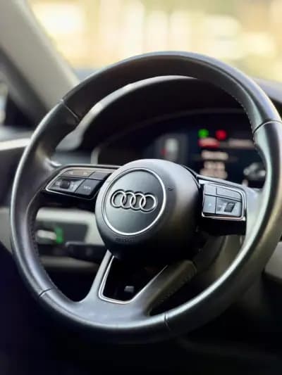 Vendo Audi A5 Sportback 2020 - 32950 EUR, 127000 km - AUTO.MOTO.pt