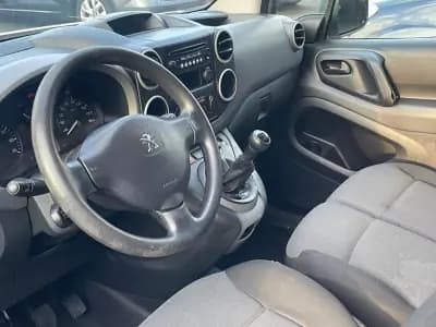 Sell Peugeot Partner 2017 - 9500 EUR, 198000 km - AUTO.MOTO.pt