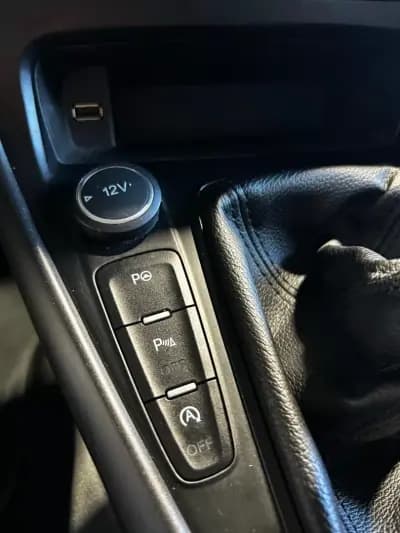 Vendo Ford Focus 2018 - 9900 EUR, 71250 km - AUTO.MOTO.pt