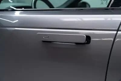 Vendo Land Rover Range Rover Velar 2025 - 55950 EUR, 51000 km - AUTO.MOTO.pt