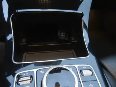 Vendo Mercedes-Benz C 180 2017 - 24900 EUR, 141265 km - AUTO.MOTO.pt