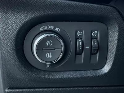 Vendo Opel Corsa 2023 - 15850 EUR, 36000 km - AUTO.MOTO.pt