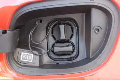 Vendo Fiat 600e 2023 - 29980 EUR, 7039 km - AUTO.MOTO.pt