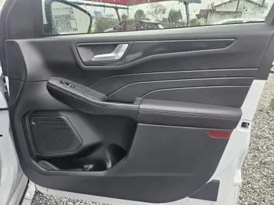 Vendo Ford Kuga 2022 - 18800 EUR, 129800 km - AUTO.MOTO.pt