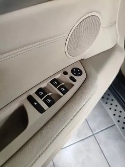 Sell BMW X5 2007 - 16750 EUR, 220000 km - AUTO.MOTO.pt