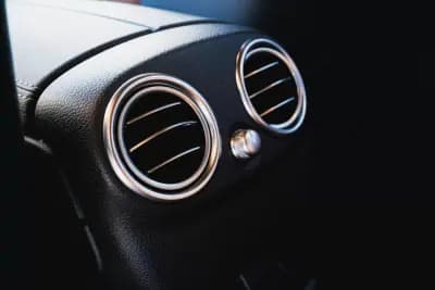 Vendo Mercedes-Benz C 220 2020 - 30900 EUR, 169000 km - AUTO.MOTO.pt