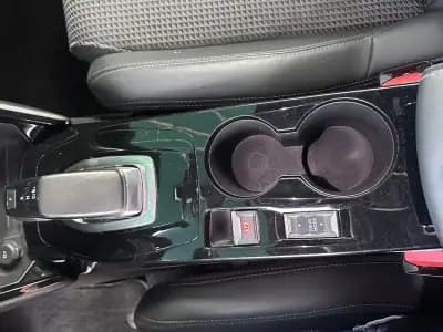 Vendo Peugeot e-2008 2023 - 21950 EUR, 73200 km - AUTO.MOTO.pt